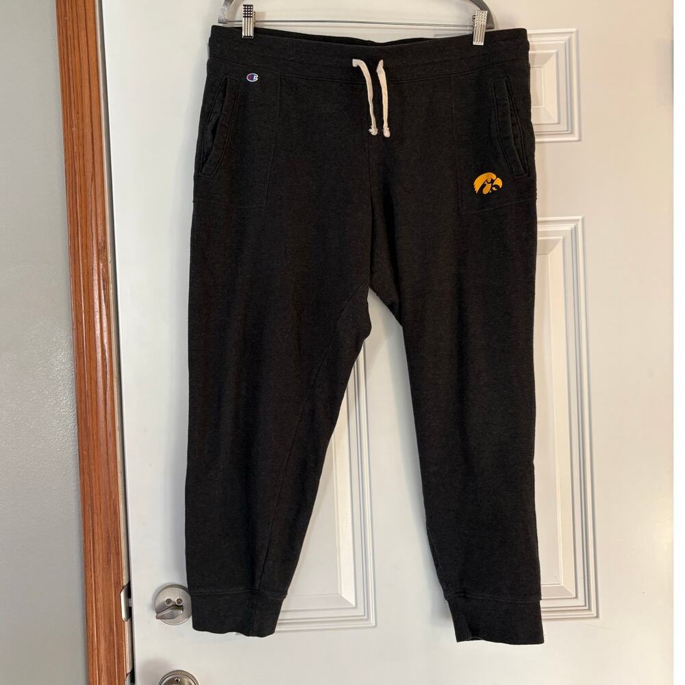 Champion Iowa Hawkeyes women’s jogger sweats size XL